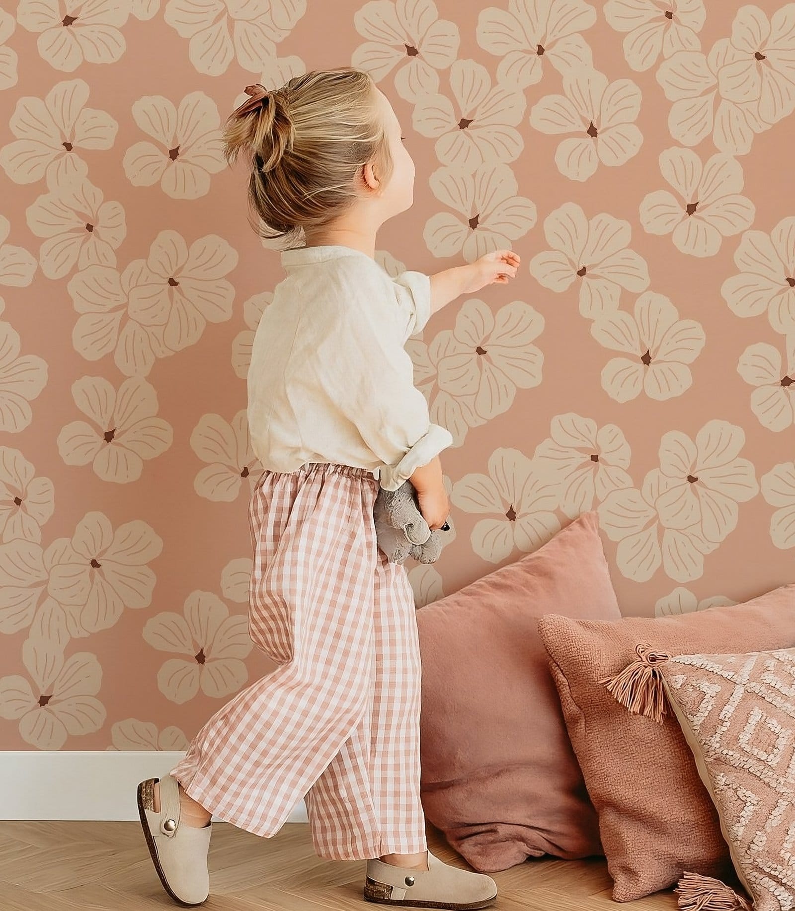 Behang bloemen oudroze bloemenbehang floral kinderkamer meidenkamer tienerkamer meisjeskamer Behang bloemen oudroze bloemenbehang floral kinderkamer meidenkamer tienerkamer meisjeskamer